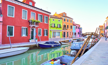 Smartbox - Tour in barca a Murano e Burano con visita fornace del vetro 